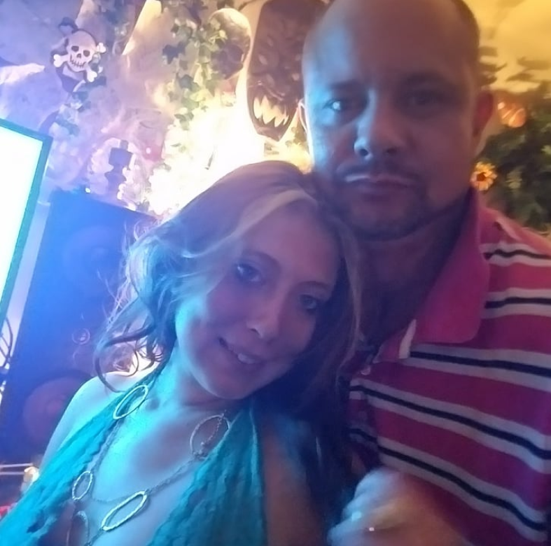 Deaf Jeff and Lainey Chase 